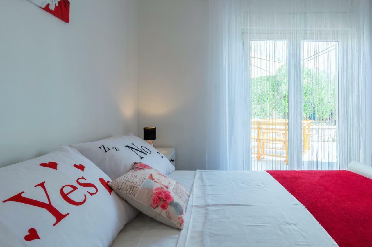 Vacation House Maslina Rupalj Екстер'єр фото