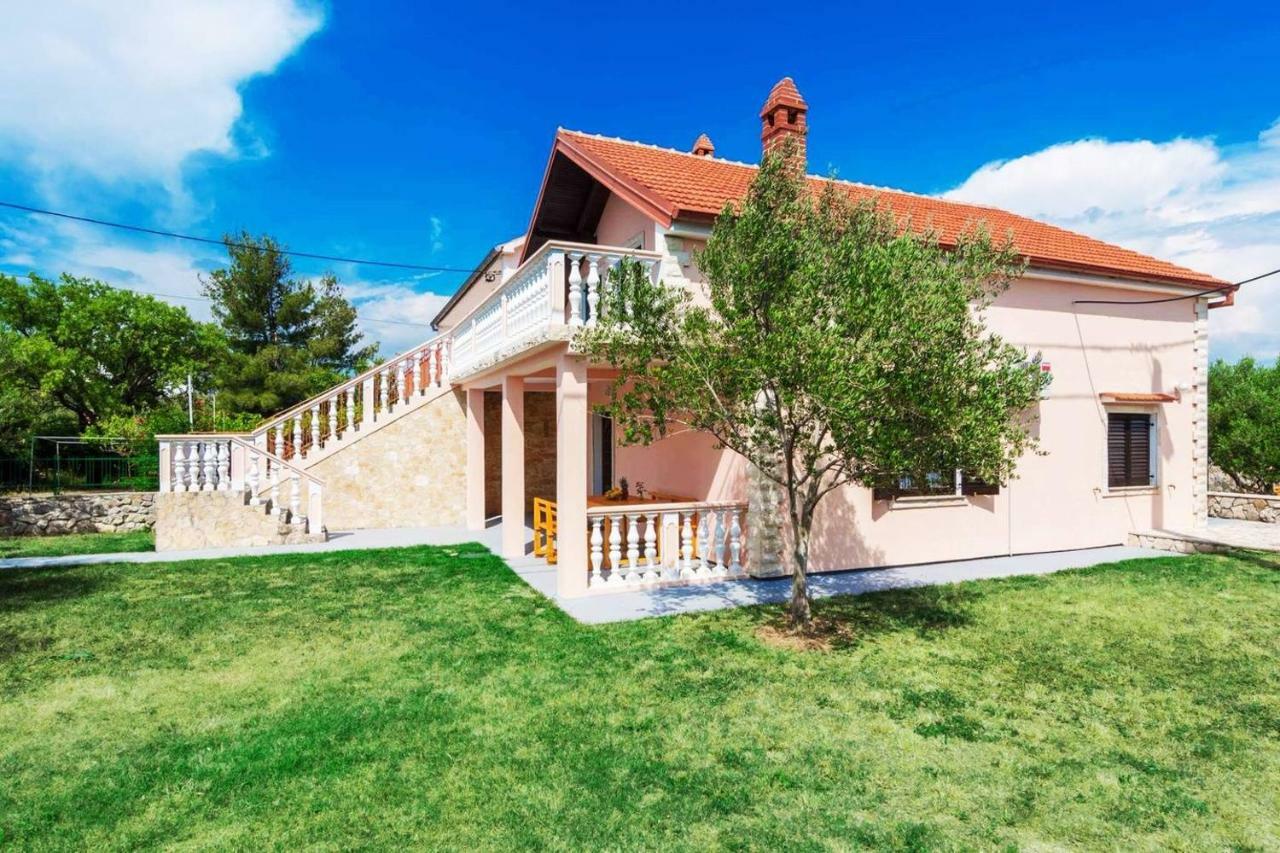 Vacation House Maslina Rupalj Екстер'єр фото