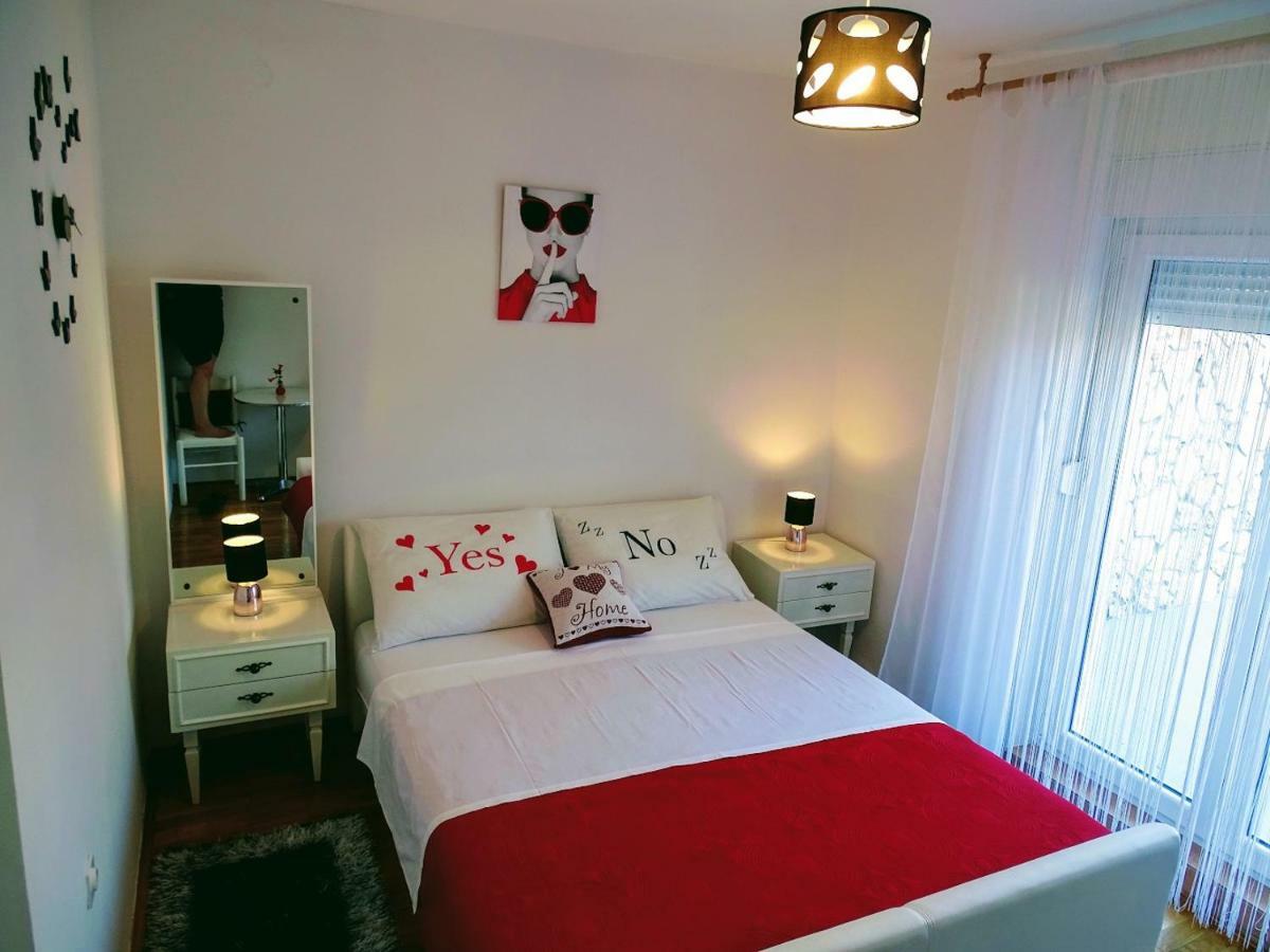 Vacation House Maslina Rupalj Екстер'єр фото